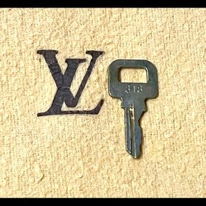 Authentic Louis Vuitton key #318